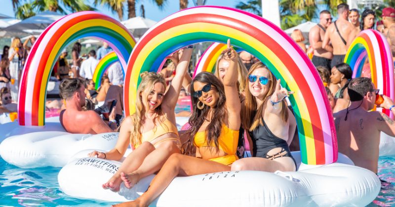 Best Beach Clubs Mallorca Experience